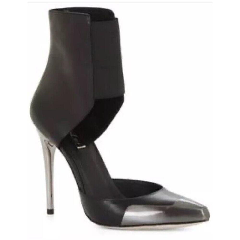 BCBG Runway Black Metal Toes woman shoes size 10